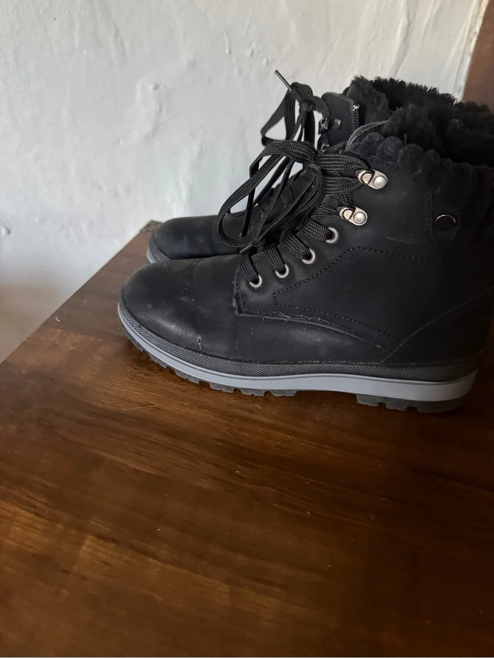Women's Black Faux-Fur Lined Lace-Up Winter Boot